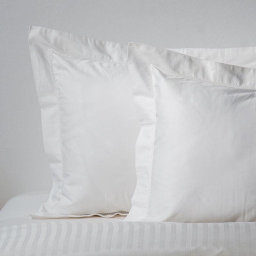 400 Thread Count Royal Velvet American Sateen Oxford Standard Pillowcase Pair - White