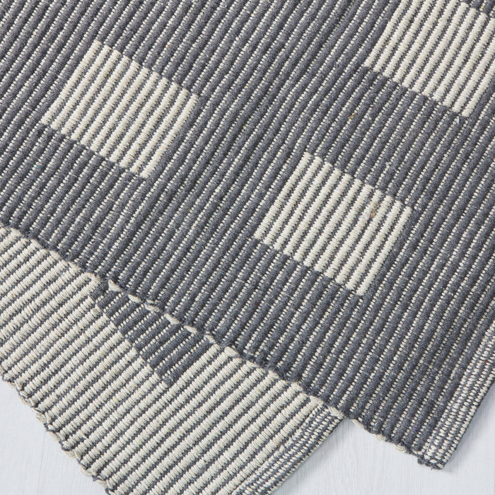 Big Box Pattern Rug - Dark Grey