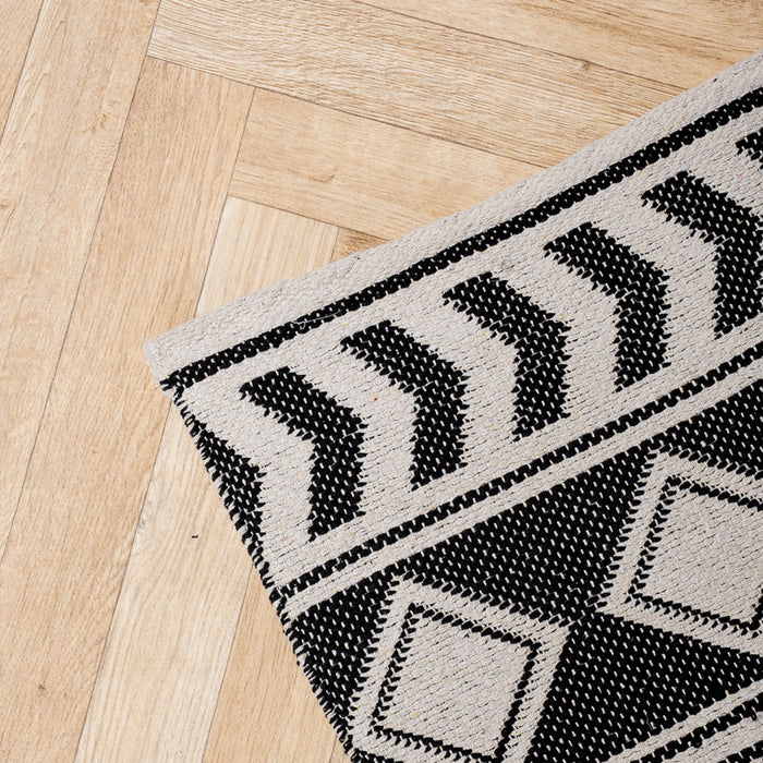 Handwoven Jacquard Rug Aztec - Black (120 x 180cm)