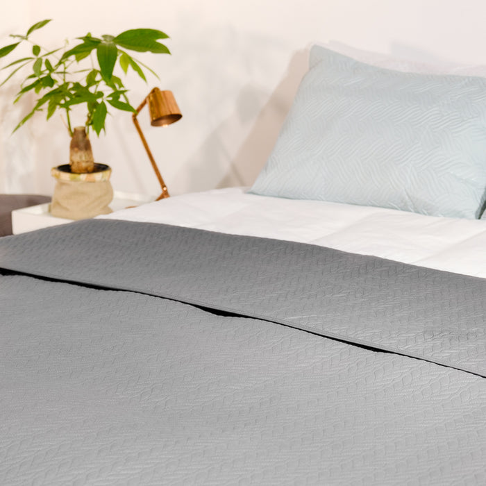 Nest Classic Embossed Bed Cover - Grey