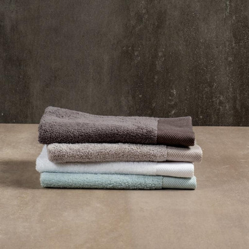 Royale Luxe Collection Zero Twist Guest Towel