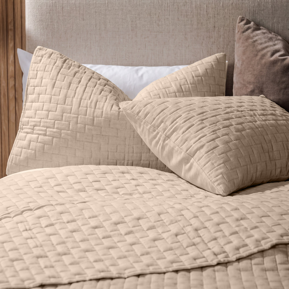 Tide Whisper Soft Premium Cotton Quilt Oatmeal