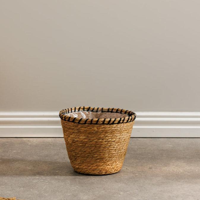 Home.Life Rush Rimmed Lined Planter Black-Planter