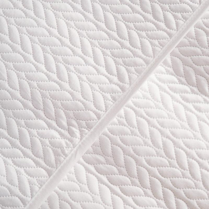 Nest Classic Embossed Bed Cover - White-Quilt