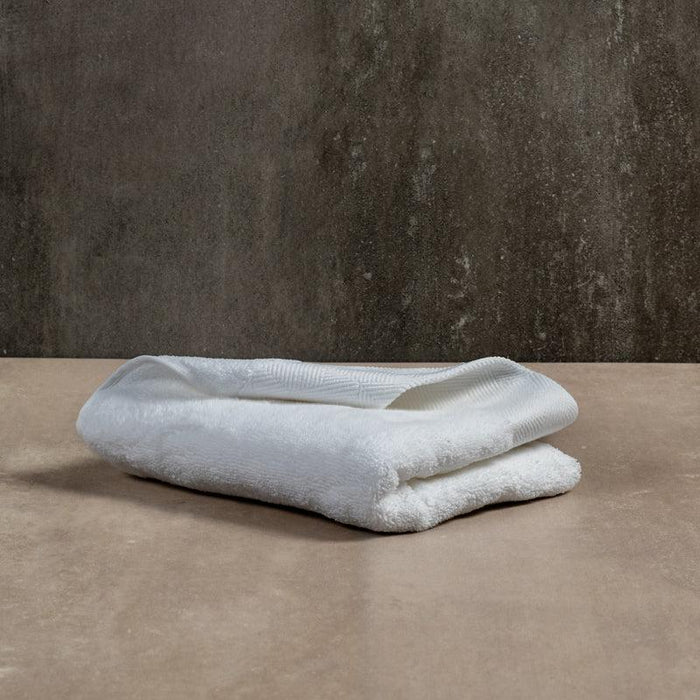 Royale Luxe Collection Zero Twist Hand Towel