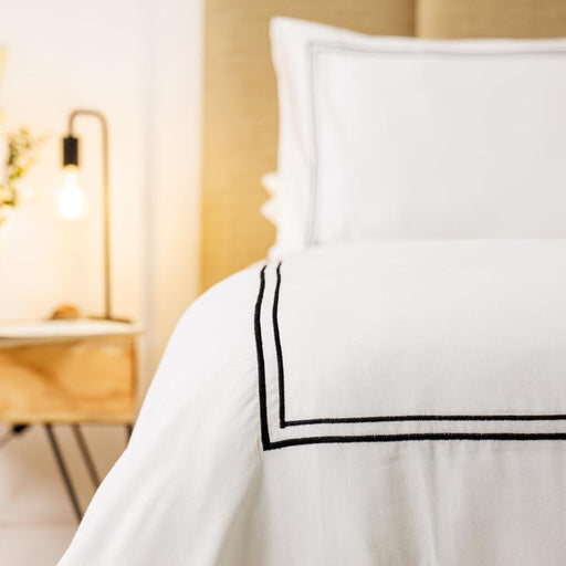 Whisper Soft 400 Thread Count Sateen Egyptian Cotton Two Line Black on White Satin Stitch Duvet Cover Set-Duvet Cover Sets