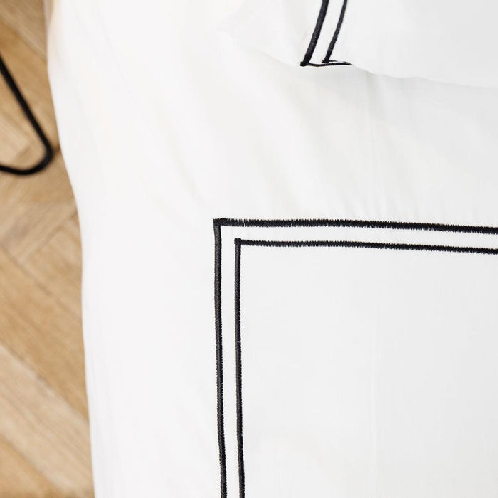 Whisper Soft 400 Thread Count Sateen Egyptian Cotton Two Line Black on White Satin Stitch Duvet Cover Set-Duvet Cover Sets