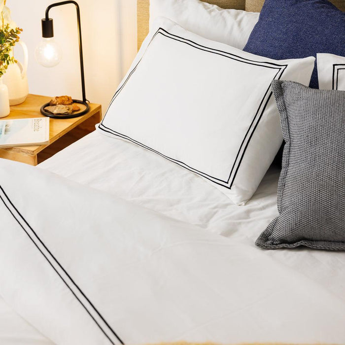 Whisper Soft 400 Thread Count Sateen Egyptian Cotton Two Line Black on White Satin Stitch Duvet Cover Set-Duvet Cover Sets