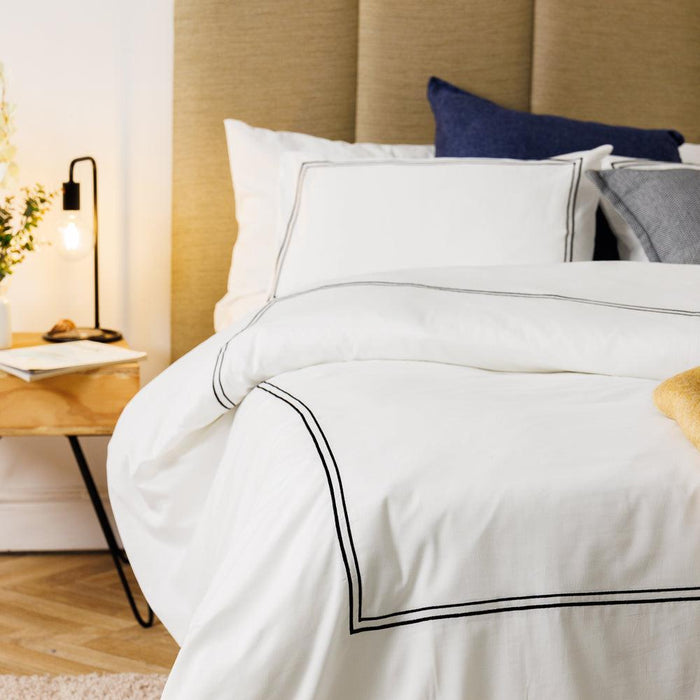 Whisper Soft 400 Thread Count Sateen Egyptian Cotton Two Line Black on White Satin Stitch Duvet Cover Set-Duvet Cover Sets
