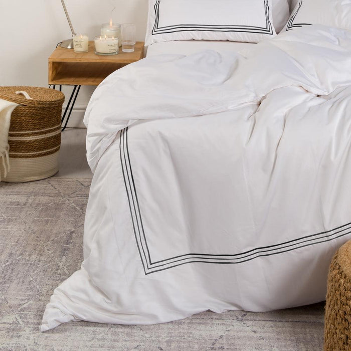 Whisper Soft Heritage Collection 700 Thread Count Egyptian Cotton Satin Stitch Duvet Cover Set Black-Duvet Cover Sets