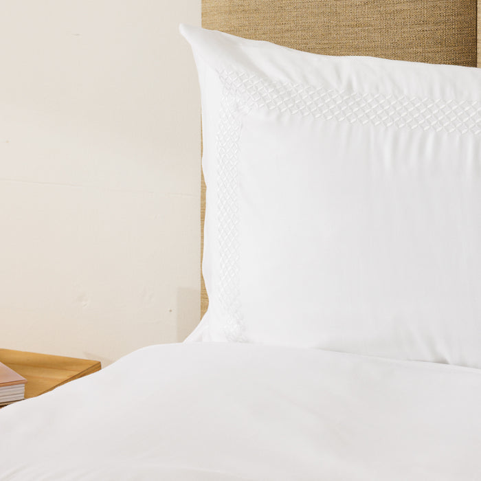 Whisper Soft Lattice 400 Thread Count 100% Cotton Embroidered Duvet Cover Set White-Duvet Cover Sets