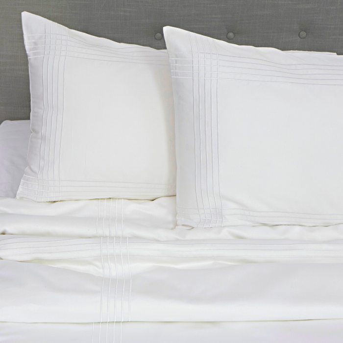 Whisper Soft 500 Thread Count Egyptian Cotton Heritage Collection Soho Duvet Cover Set - White Stitch
